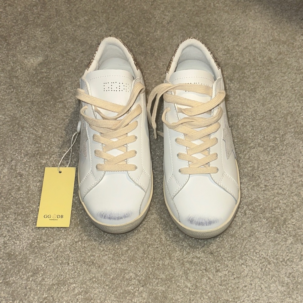 NEVER WORN/NEW Golden Goose White and Cream Sneakers